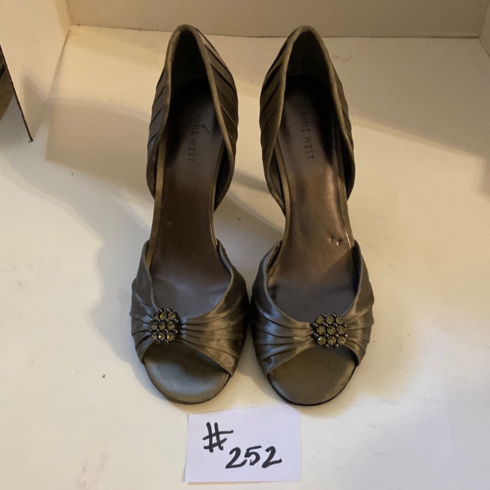Nine West charcoal gray satin heels. Size 10. Heel height 4 inches.